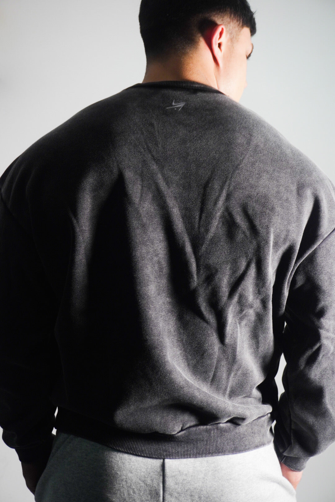 Buzo Oversize Gris Oscuro Prelavado