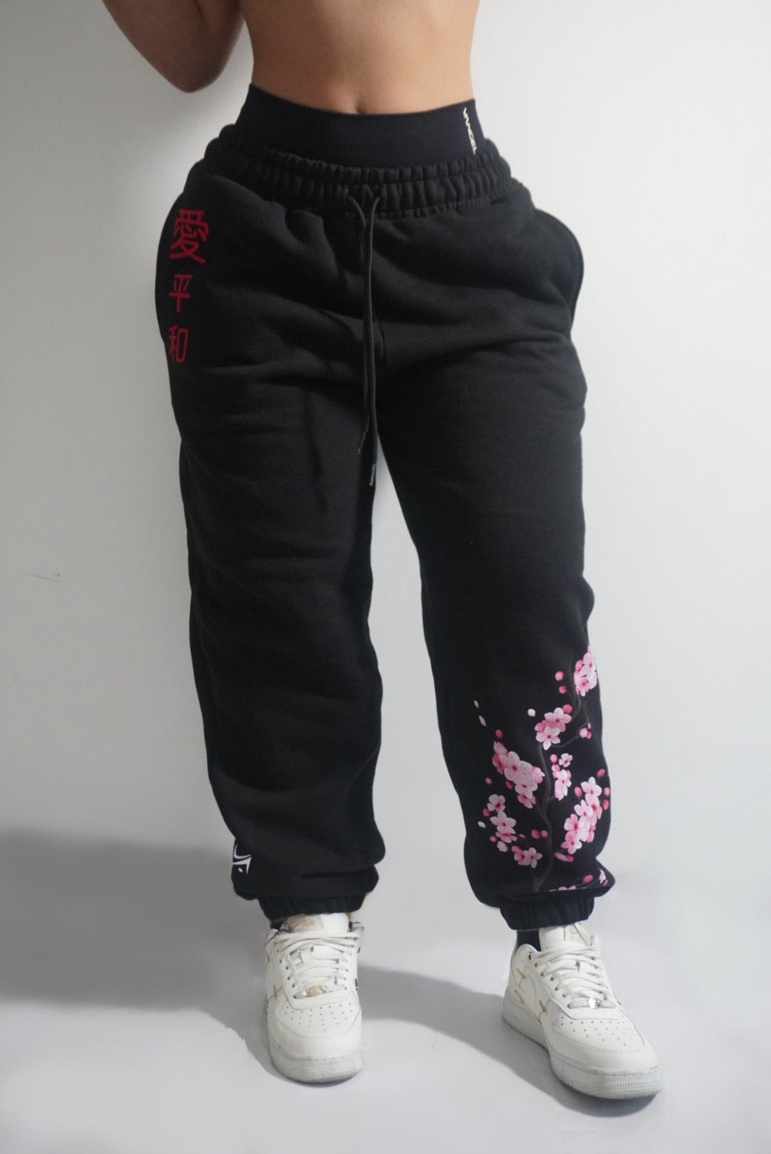 Jogger Oversize Negro Tokio Haru