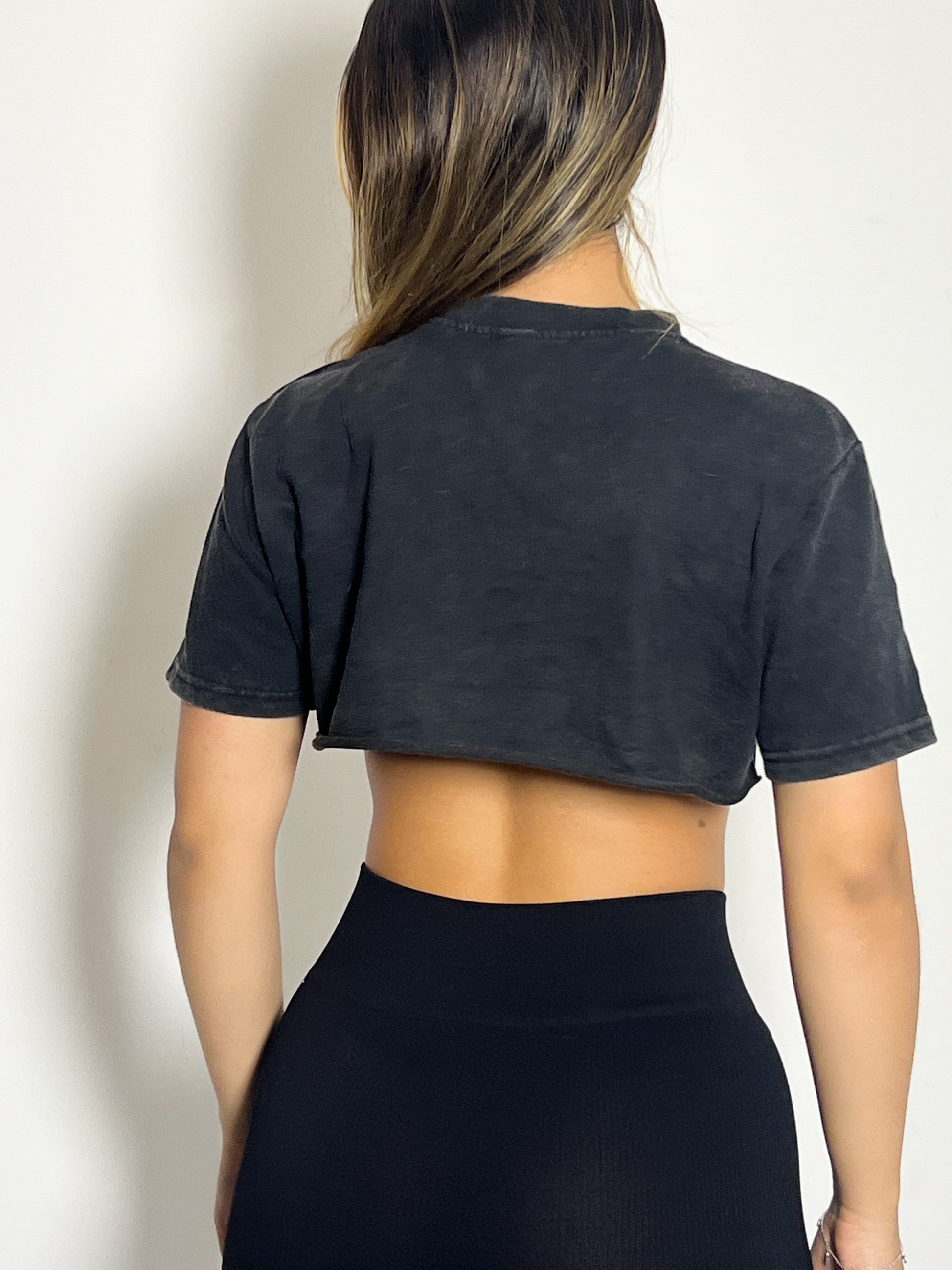 CAMISETA RECORTADA PRELAVADA